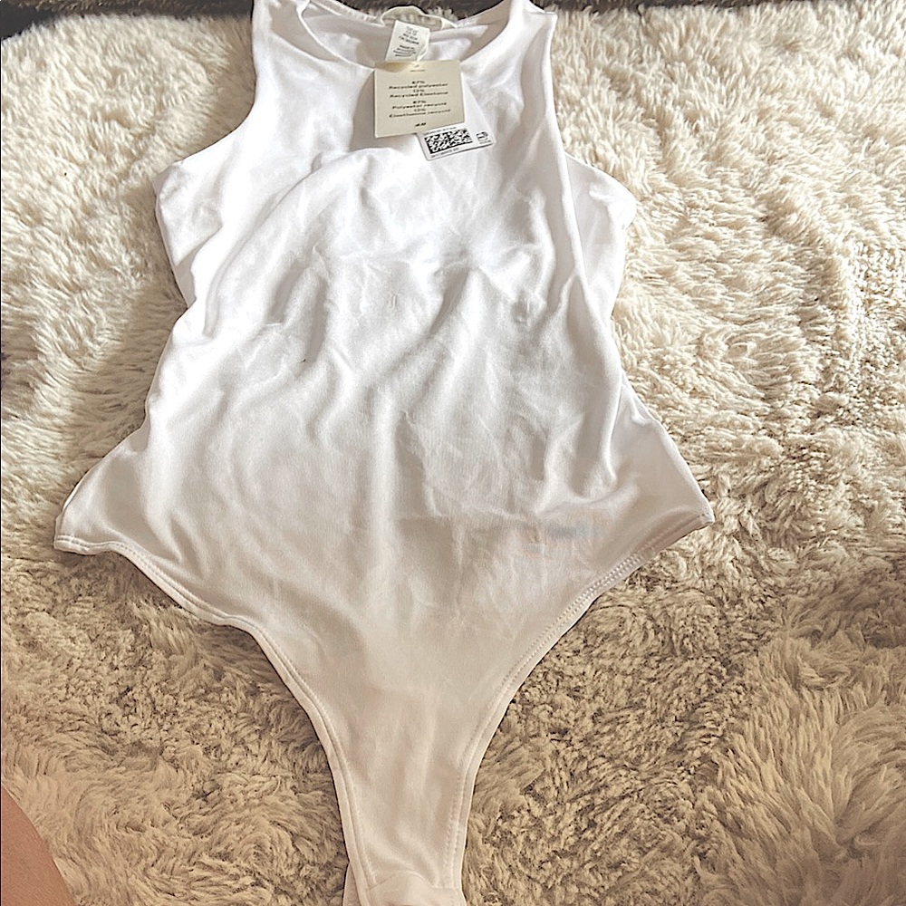 H&M White Sleeveless Bodysuit